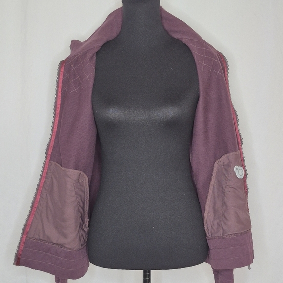 Lululemon Women's Retro Mogul Satin Ribbon Trim Quilted Full Zip Jacket  - Sz 10 - Picture 12 of 14